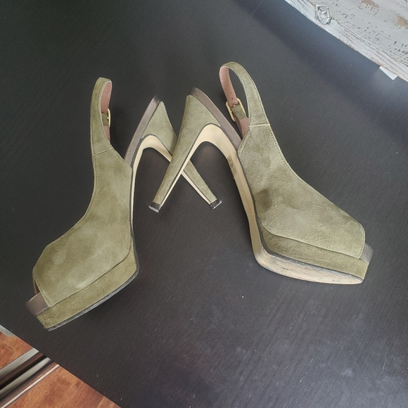 Gorgeous Green Suede Peep-toe Heels!!! - Picture 2 of 4